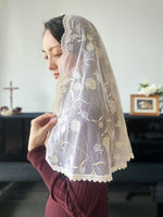 Load image into Gallery viewer, &quot;Ave Triumphe&quot; Floral Tulle D Mantilla (Cream/White/Light Yellow)
