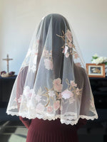 Load image into Gallery viewer, &quot;O Filii et Filiae&quot; Floral Tulle D Mantilla | Large (White/Pink)
