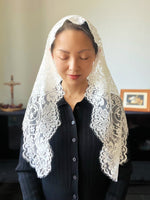 Load image into Gallery viewer, &quot;Immaculate Conception&quot; Petalo Spanish Lace Mantilla (Dark Green / Ivory)
