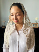 Load image into Gallery viewer, &quot;Jacinta&quot; Spanish Medallion Lace Mantilla (Beige)
