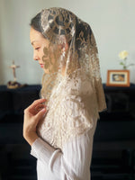 Load image into Gallery viewer, &quot;Jacinta&quot; Spanish Medallion Lace Mantilla (Beige)
