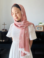 Load image into Gallery viewer, PRE-ORDER &quot;Laetare Jerusalem&quot; Cotton Wrap Veil (Rose Pink &amp; White)
