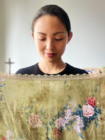 Load image into Gallery viewer, Our Lady of China Vintage Gold Floral Wrap Veil (Gold / Floral)
