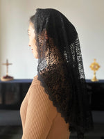 Load image into Gallery viewer, Pope Francis Lace Princess Veil (Black)
