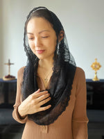 Load image into Gallery viewer, Pope St. Gregory the Great Chantilly Lace Infinity Veil (Black)
