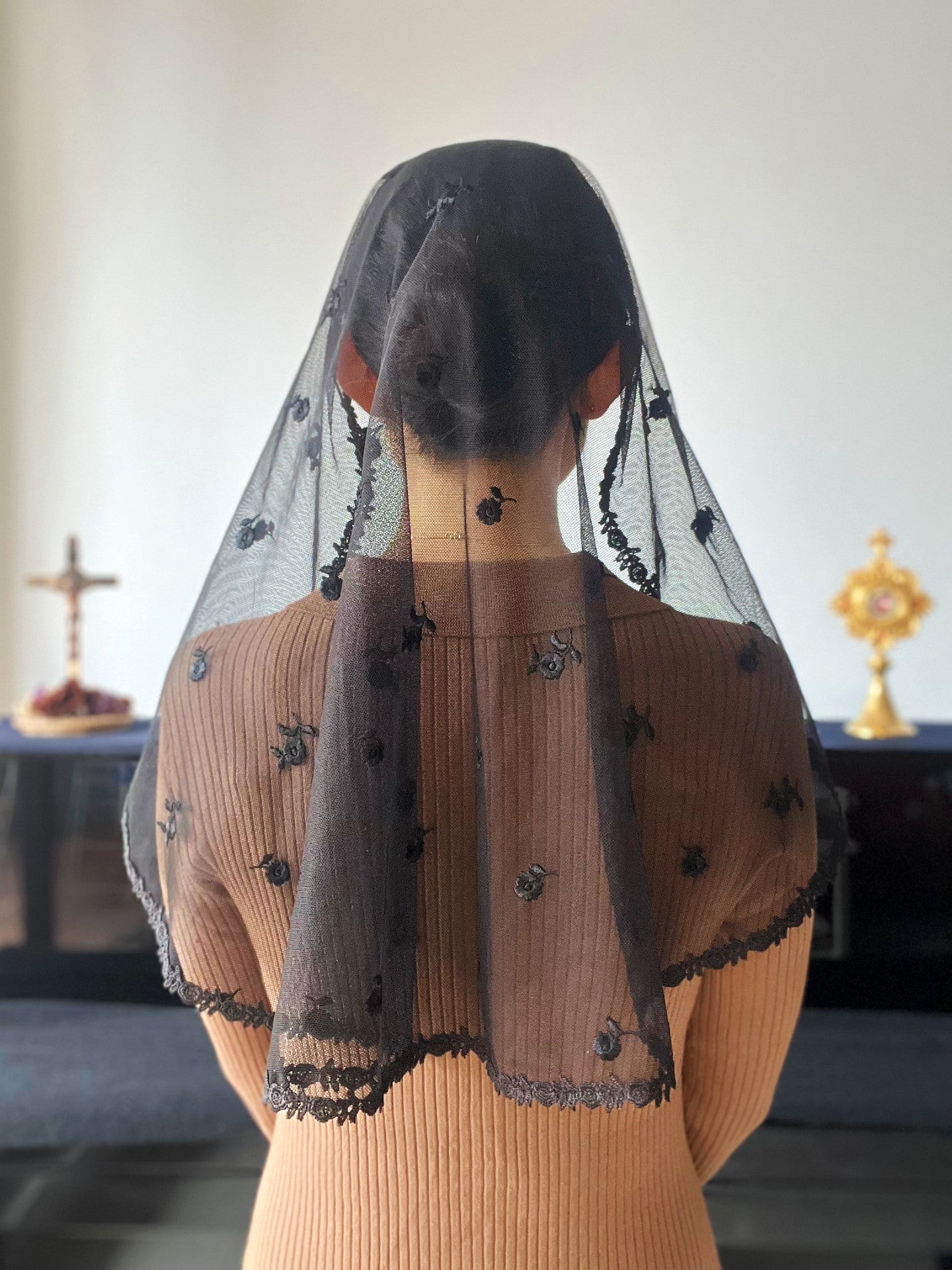 Pope Leo XIII Floral Tulle Princess Veil (Black)