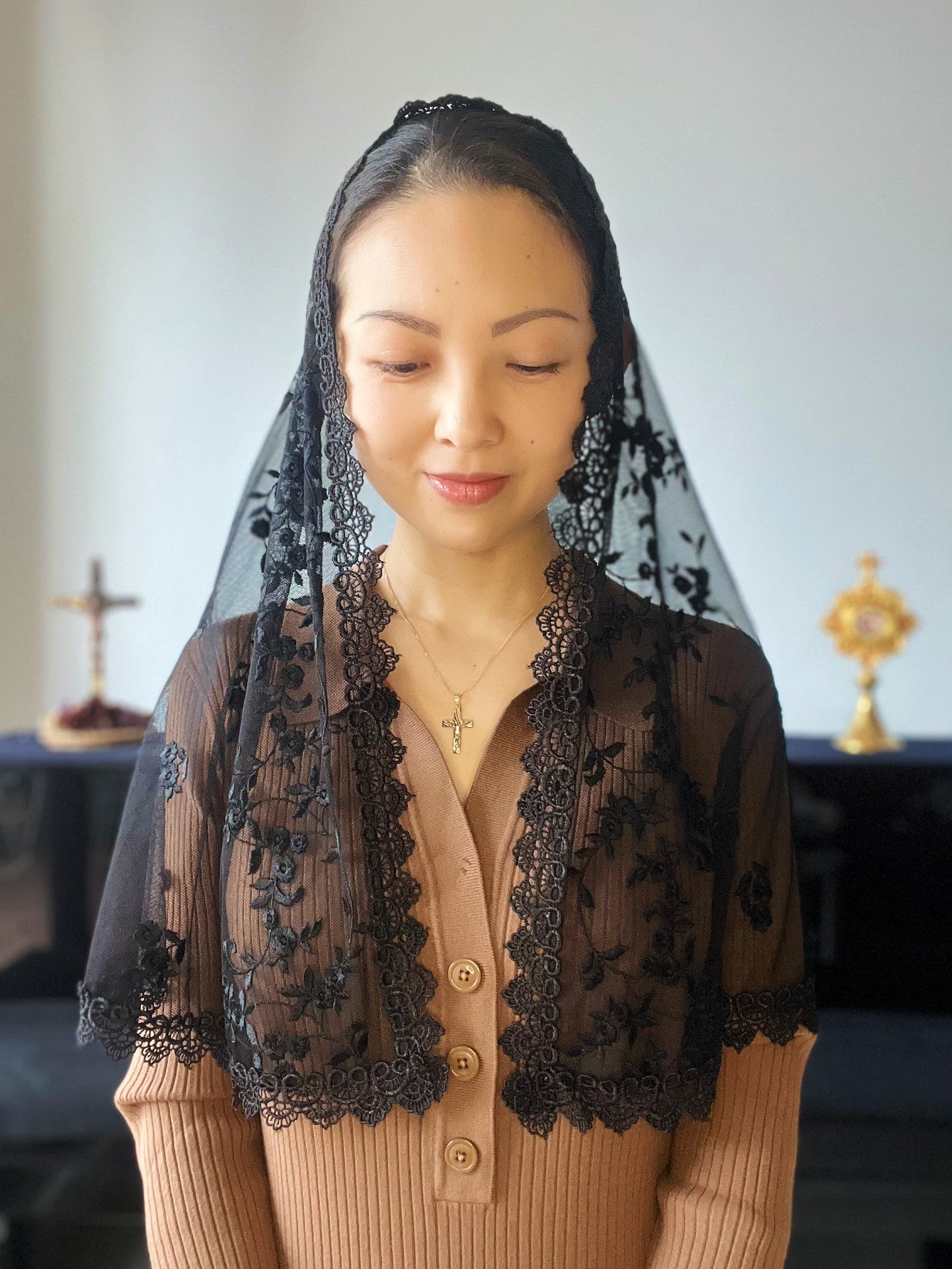 Pope St. John Paul II Vine Floral D Mantilla (Black)