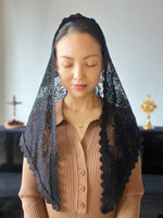 Load image into Gallery viewer, Pope St. Pius X Rose Lace Triangular Mantilla (Black)
