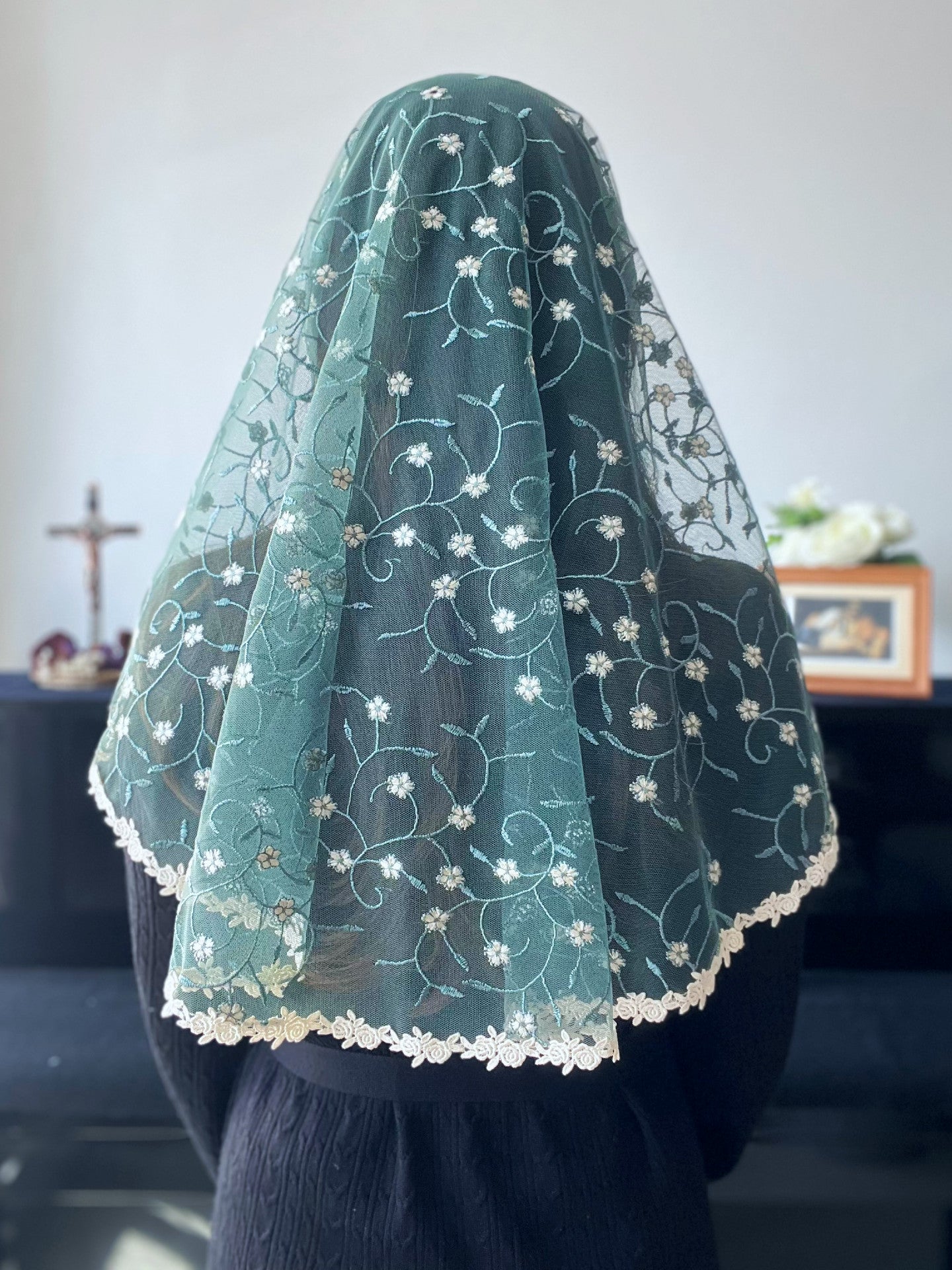 St. Fanchea Floral Tulle Princess Veil (Forest Green)