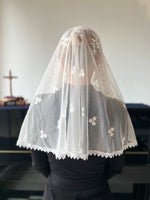 Load image into Gallery viewer, PRE-ORDER Easter Flower D Mantilla (White)
