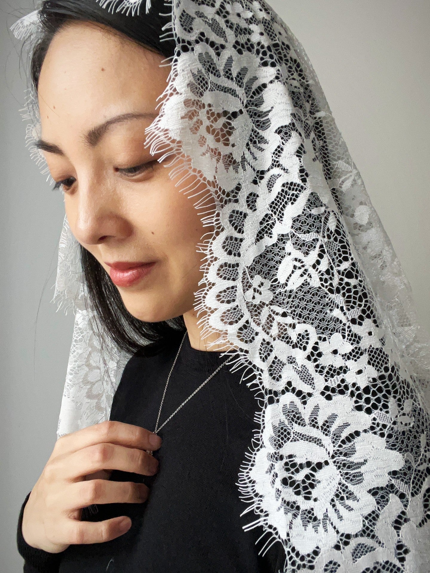 Our Lady of the Miraculous Medal Chantilly Lace Cascading D-Mantilla (White)