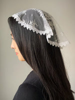 Load image into Gallery viewer, Our Lady of the Miraculous Medal Chantilly Lace Princess Veil (White)
