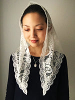Load image into Gallery viewer, Our Lady of Fatima Ivory Traditional Mantilla / Chapel Veil (Medium)
