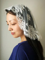 Load image into Gallery viewer, St. Bernadette Traditional French Princess Style Chapel Veil (Ivory)
