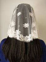 Load image into Gallery viewer, St. Bernadette Traditional French Princess Style Chapel Veil (Ivory)
