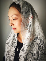 Load image into Gallery viewer, Our Lady of Fatima Ivory Traditional Mantilla (Large)
